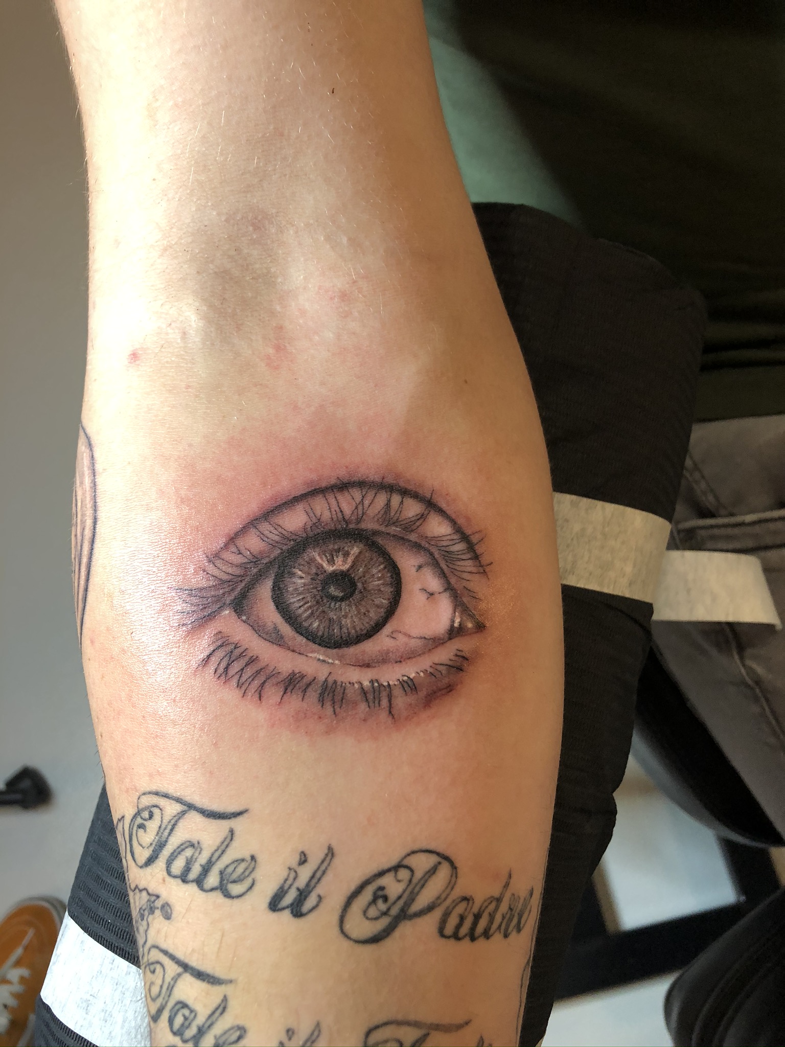 FAAC95E3-A5E1-4521-A7B4-8846B9B294F0